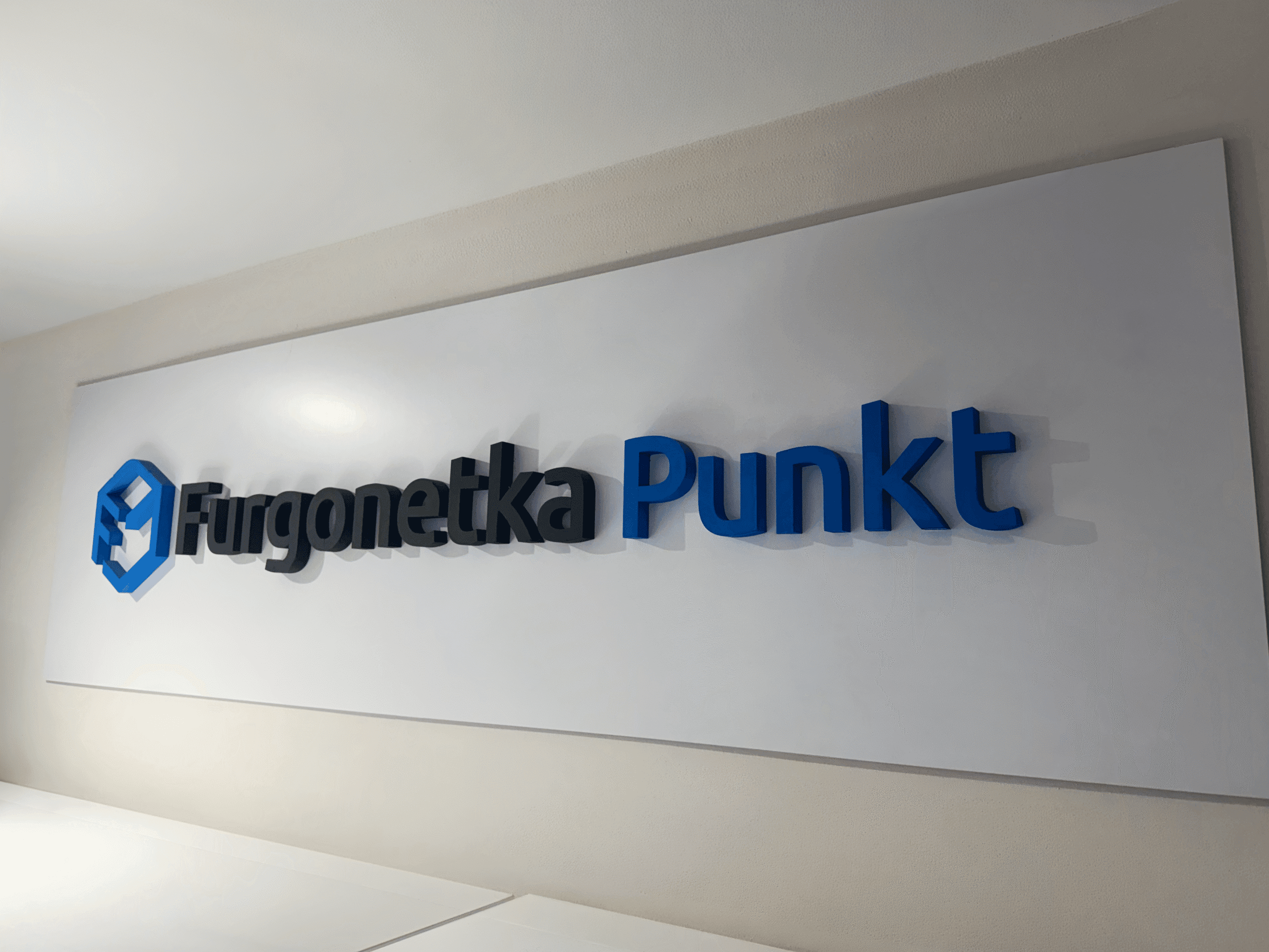 Jeden punkt, kilkanaście firm kurierskich. Gorzowianie mają nowy sposób na nadawanie paczek